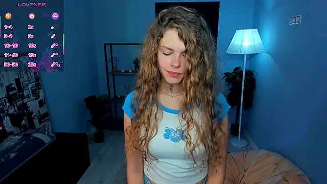 Snapshot of RayaNenlia chatting on September 2025 05:10:02 AM RayaNenlia online show from September 2025 05:10:02 AM