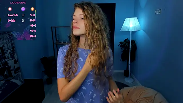 Snapshot of RayaNenlia chatting on September 2025 05:11:02 AM RayaNenlia online show from September 2025 05:11:02 AM