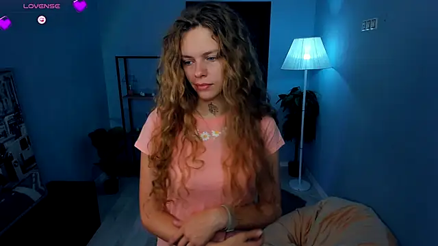 Snapshot of RayaNenlia chatting on September 2025 05:12:01 AM RayaNenlia online show from September 2025 05:12:01 AM