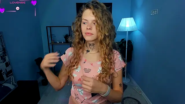 Snapshot of RayaNenlia chatting on October 2025 04:42:01 AM RayaNenlia online show from October 2025 04:42:01 AM