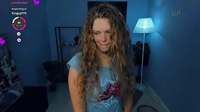 Snapshot of RayaNenlia chatting on October 2025 05:06:01 AM RayaNenlia online show from October 2025 05:06:01 AM