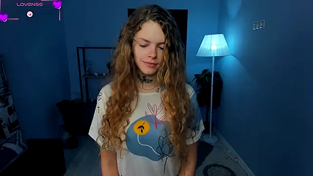 Snapshot of RayaNenlia chatting on October 2025 05:07:02 AM RayaNenlia online show from October 2025 05:07:02 AM