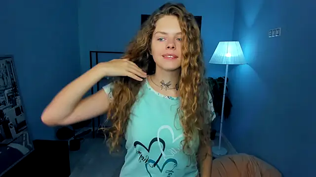 Snapshot of RayaNenlia chatting on October 2025 05:08:02 AM RayaNenlia online show from October 2025 05:08:02 AM