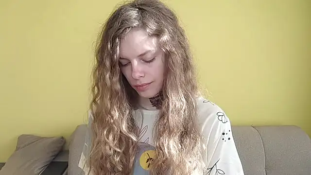 RayaNenlia online show from March 2026 05:11:01 AM