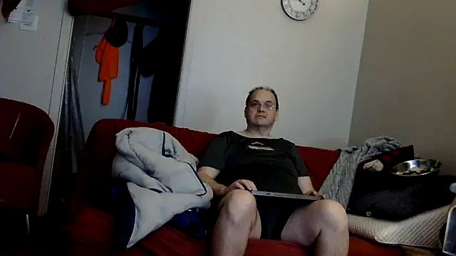 caressonnous online show from November 2025 04:50:02 AM