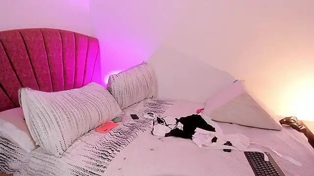 Melody bonnie online show from November 2025 07:26:01 PM