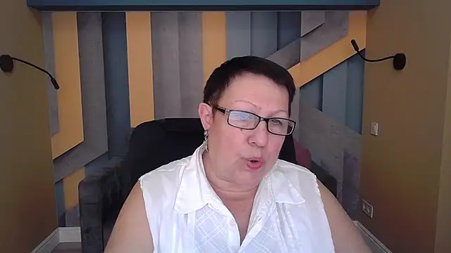 BarbaraTurners online show from November 2025 07:36:02 PM