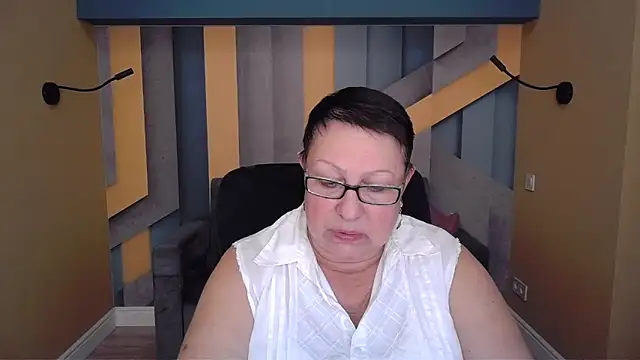 BarbaraTurners online show from November 2025 07:34:02 PM