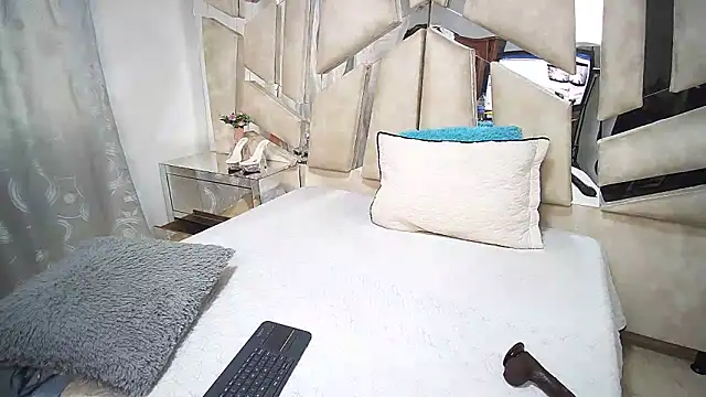 Natalyefoster online show from February 2025 09:47:02 PM