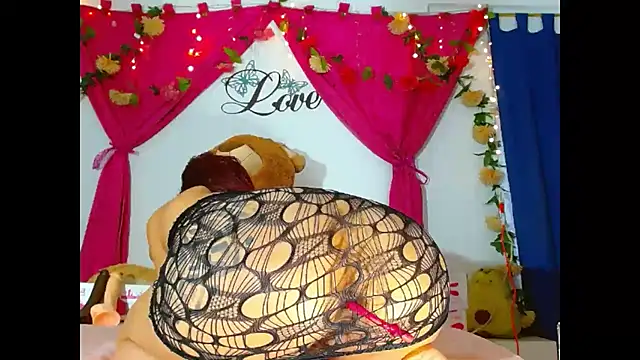 natashakissess online show from January 2026 04:00:02 PM