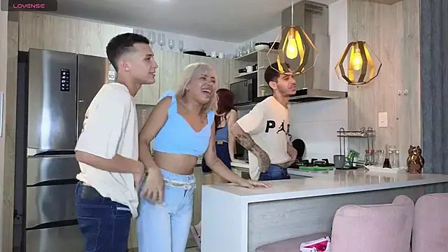 Snapshot of xalicesfantasyx chatting on March 2025 04:46:01 PM xalicesfantasyx online show from March 2025 04:46:01 PM