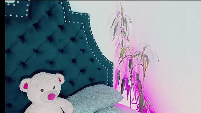 Snapshot of Emmaa_Saenz_ chatting on March 2025 11:38:01 PM Emmaa Saenz online show from March 2025 11:38:01 PM