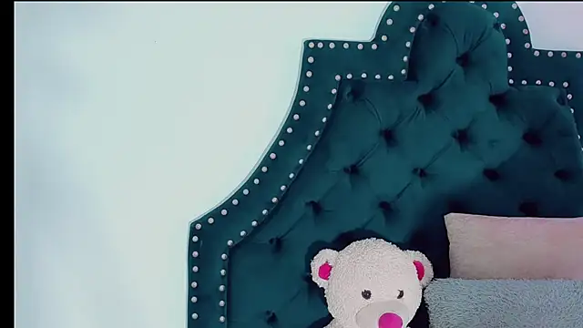 Snapshot of Emmaa_Saenz_ chatting on March 2025 12:42:02 AM Emmaa Saenz online show from March 2025 12:42:02 AM