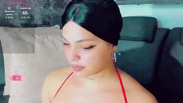 Emmaa Saenz  online show from June 2026 10:08:01 PM
