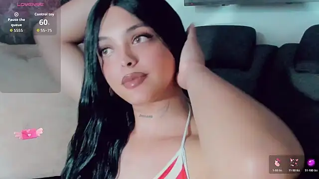 Emmaa Saenz  online show from June 2026 11:49:01 PM