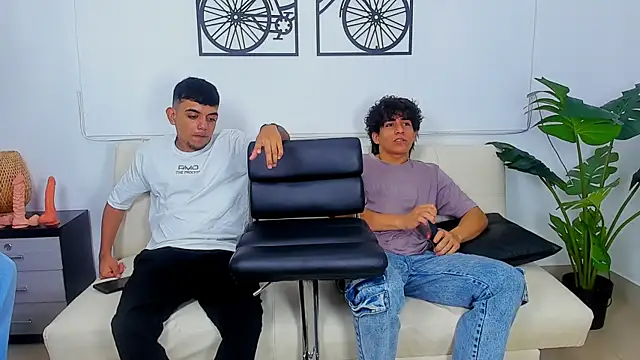 Crazy nigth01 online show from February 2026 07:21:01 PM