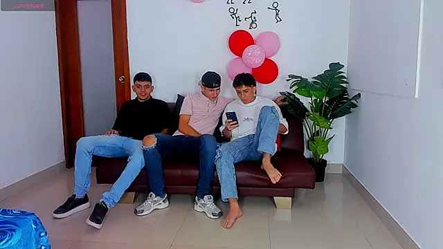 Crazy nigth01 online show from February 2026 07:04:01 PM