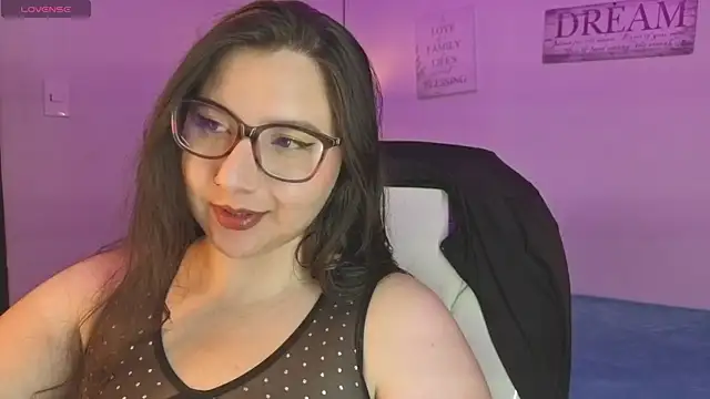 Snapshot of Roxxanne_Bail chatting on April 2026 04:30:02 AM Roxxanne Bail online show from April 2026 04:30:02 AM