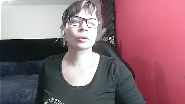 Snapshot of charlotedoll chatting on October 2025 03:41:02 AM charlotedoll online show from October 2025 03:41:02 AM