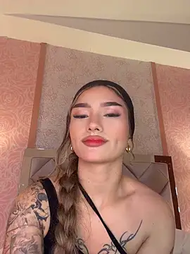 Snapshot of Arianavillada chatting on April 2026 03:33:02 AM Arianavillada online show from April 2026 03:33:02 AM
