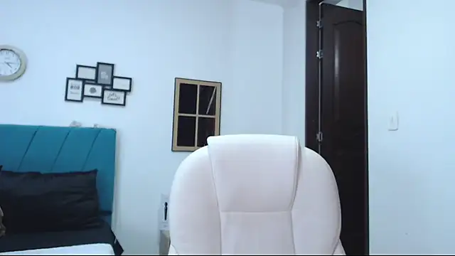 Snapshot of kamila_lopez chatting on February 2025 09:49:01 PM kamila lopez online show from February 2025 09:49:01 PM