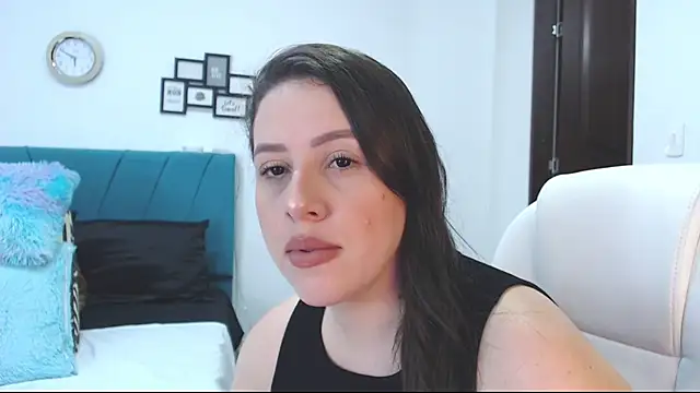 Snapshot of kamila_lopez chatting on February 2025 11:25:02 PM kamila lopez online show from February 2025 11:25:02 PM