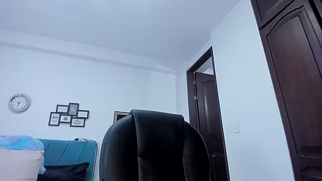 Snapshot of kamila_lopez chatting on October 2025 10:43:02 PM kamila lopez online show from October 2025 10:43:02 PM