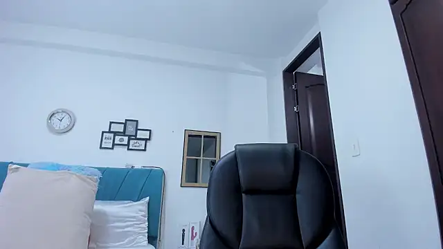 Snapshot of kamila_lopez chatting on October 2025 11:16:02 PM kamila lopez online show from October 2025 11:16:02 PM