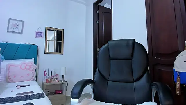 kamila lopez online show from June 2026 08:07:02 PM