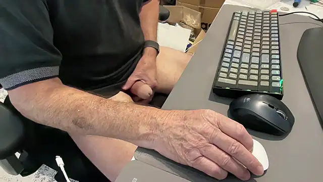 Snapshot of ProstatePleasures1 chatting on January 2025 04:17:01 AM ProstatePleasures1 online show from January 2025 04:17:01 AM