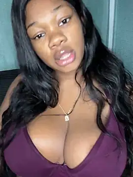 Snapshot of CharismaaBanx chatting on January 2025 03:11:02 AM CharismaaBanx online show from January 2025 03:11:02 AM