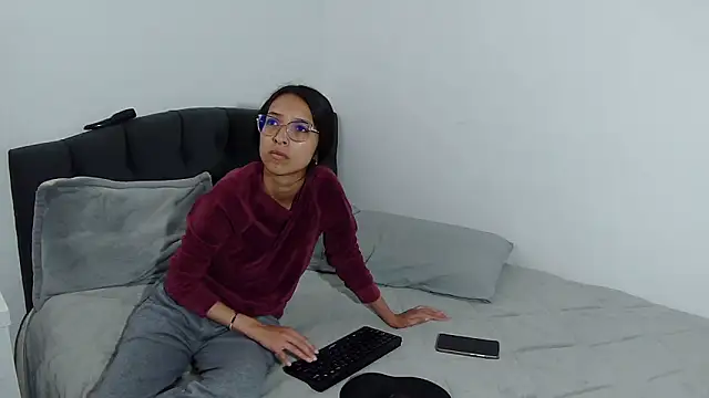 Snapshot of Katalleya_jyj chatting on December 2025 07:53:01 PM Katalleya jyj online show from December 2025 07:53:01 PM