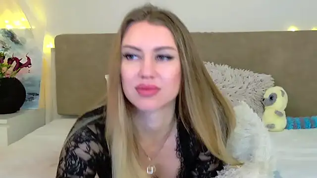 Snapshot of LuisaSin chatting on February 2026 07:50:01 AM LuisaSin online show from February 2026 07:50:01 AM