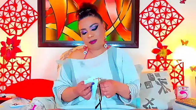 Snapshot of SQUIRTBRUNETE chatting on December 2025 12:05:01 AM SQUIRTBRUNETE online show from December 2025 12:05:01 AM