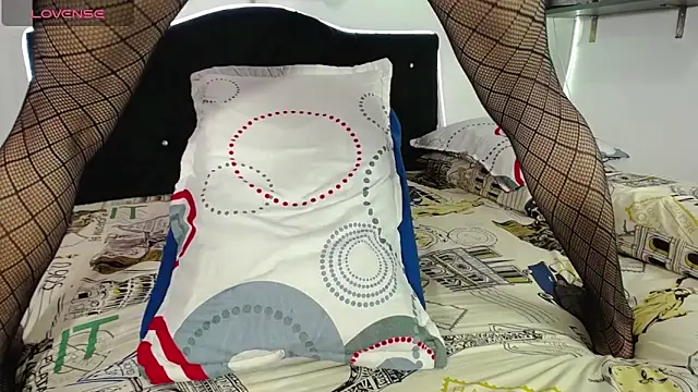 Snapshot of mia_sweet_55 chatting on December 2024 08:00:01 PM mia sweet 55 online show from December 2024 08:00:01 PM