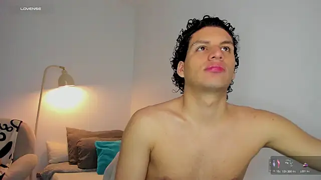 Snapshot of Curlblue chatting on October 2025 08:07:01 AM Curlblue online show from October 2025 08:07:01 AM