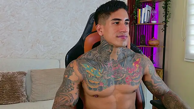 Snapshot of AdanReilly chatting on November 2025 09:36:02 PM AdanReilly online show from November 2025 09:36:02 PM