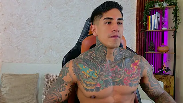 Snapshot of AdanReilly chatting on December 2025 10:38:01 PM AdanReilly online show from December 2025 10:38:01 PM