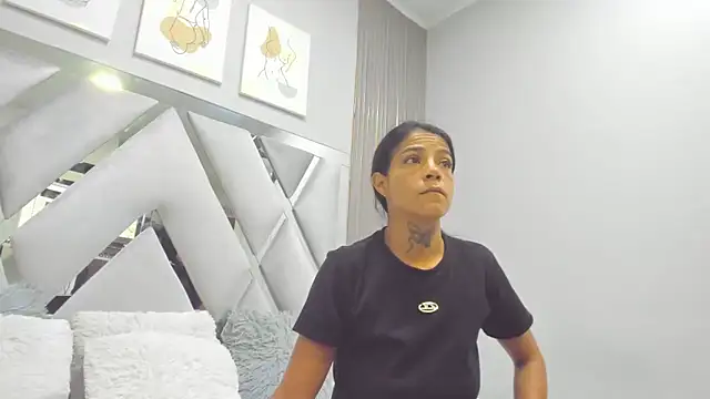 Hellen  4master online show from January 2026 12:20:02 PM