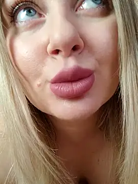 Snapshot of LadyLolyPop_ chatting on March 2025 11:59:02 PM LadyLolyPop online show from March 2025 11:59:02 PM