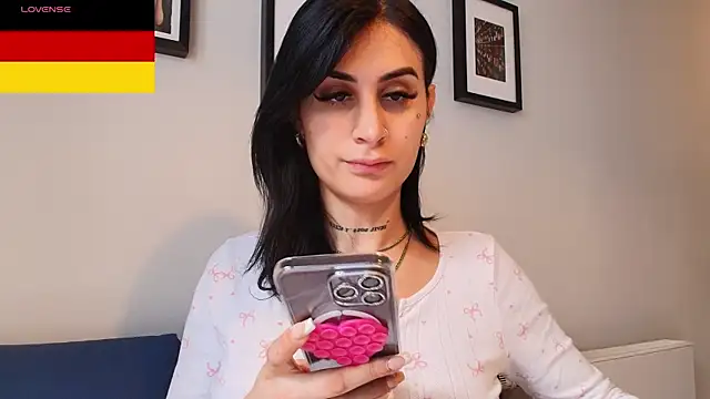 Snapshot of goddess_dollxxx chatting on October 2025 01:53:02 PM goddess dollxxx online show from October 2025 01:53:02 PM