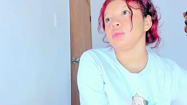 Emily Coper18 online show from October 2025 01:20:02 PM