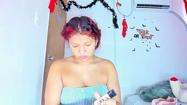 Emily Coper18 online show from October 2025 01:09:01 PM