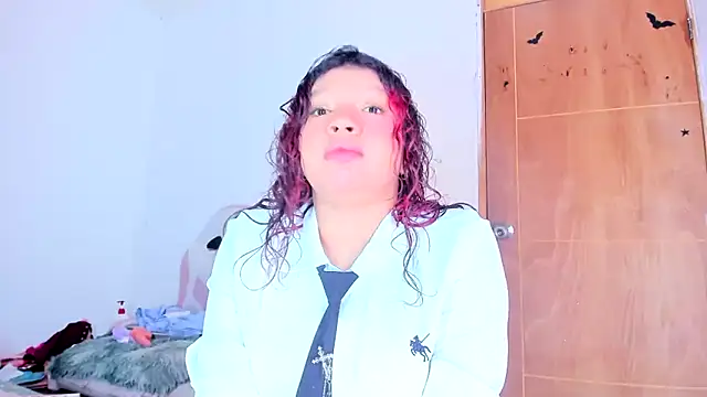 Emily Coper18 online show from May 2026 02:11:01 PM
