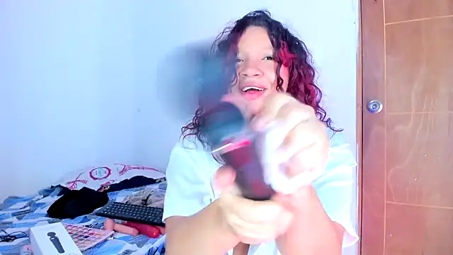 Emily Coper18 online show from June 2026 01:54:02 AM