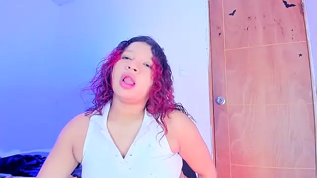 Emily Coper18 online show from June 2026 01:44:01 PM