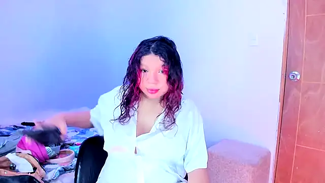 Emily Coper18 online show from June 2026 02:15:01 PM