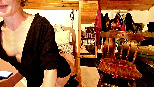 Snapshot of Hot_Colettte chatting on December 2024 02:27:02 PM Hot Colettte online show from December 2024 02:27:02 PM