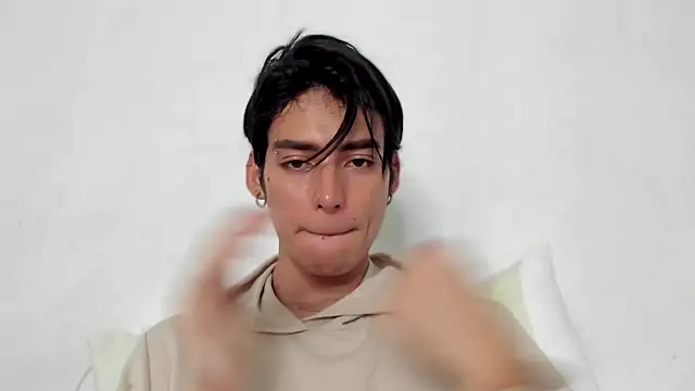 Snapshot of sebas_rose chatting on December 2024 05:39:01 PM sebas rose online show from December 2024 05:39:01 PM