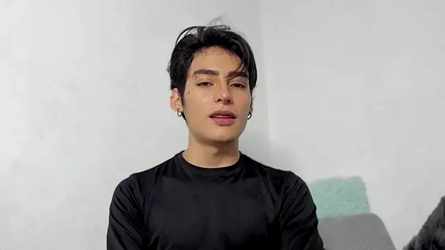 Snapshot of sebas_rose chatting on December 2024 02:01:02 AM sebas rose online show from December 2024 02:01:02 AM